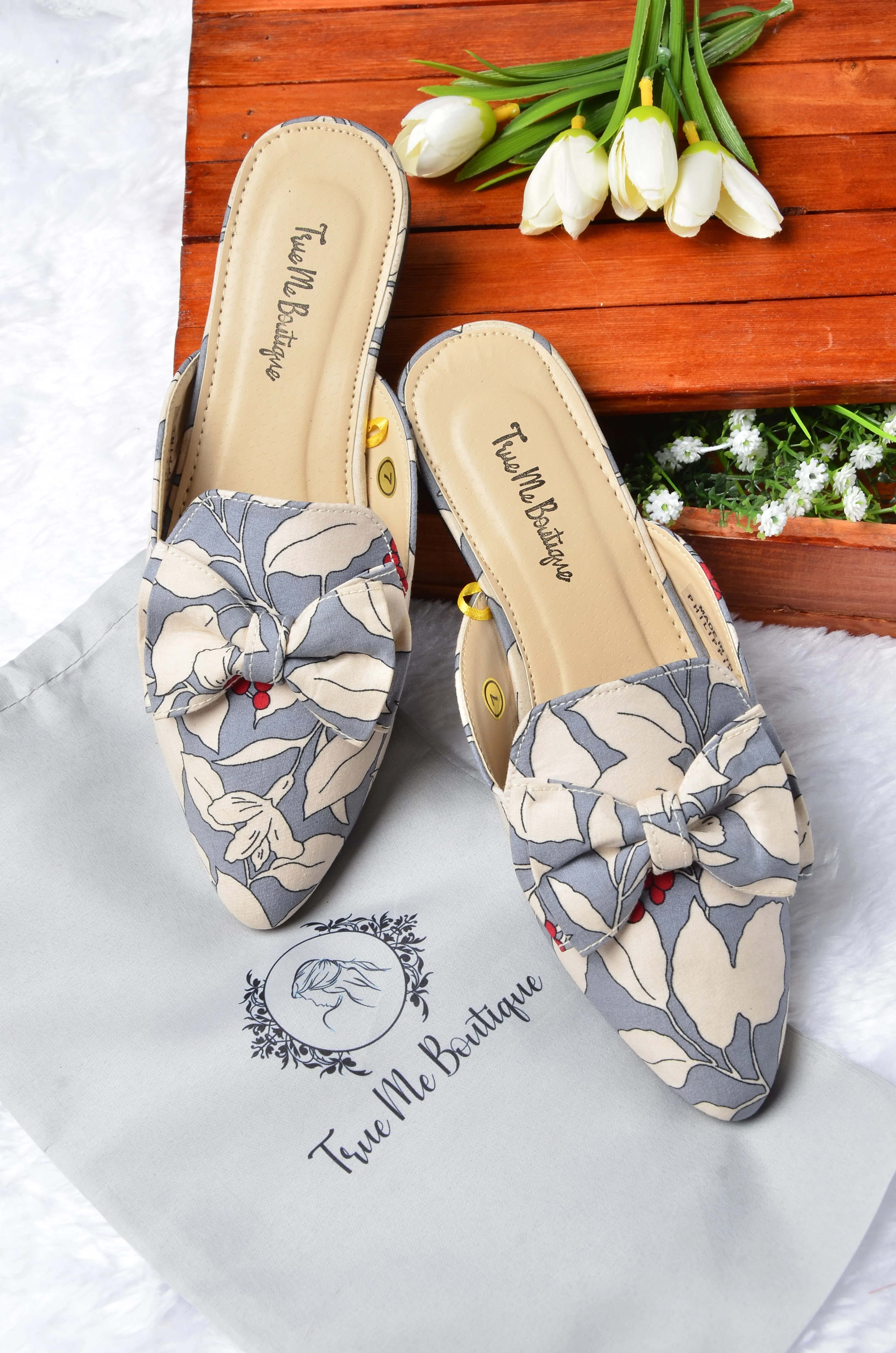 Flower Sandals with Tie