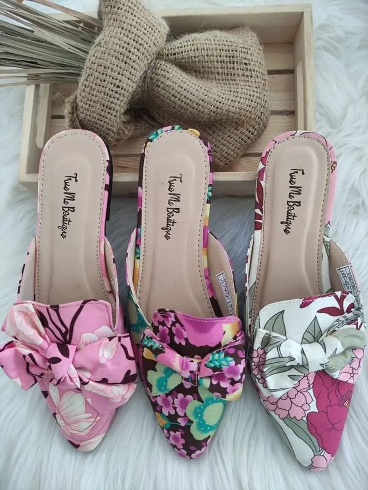 Flower Sandals with Tie