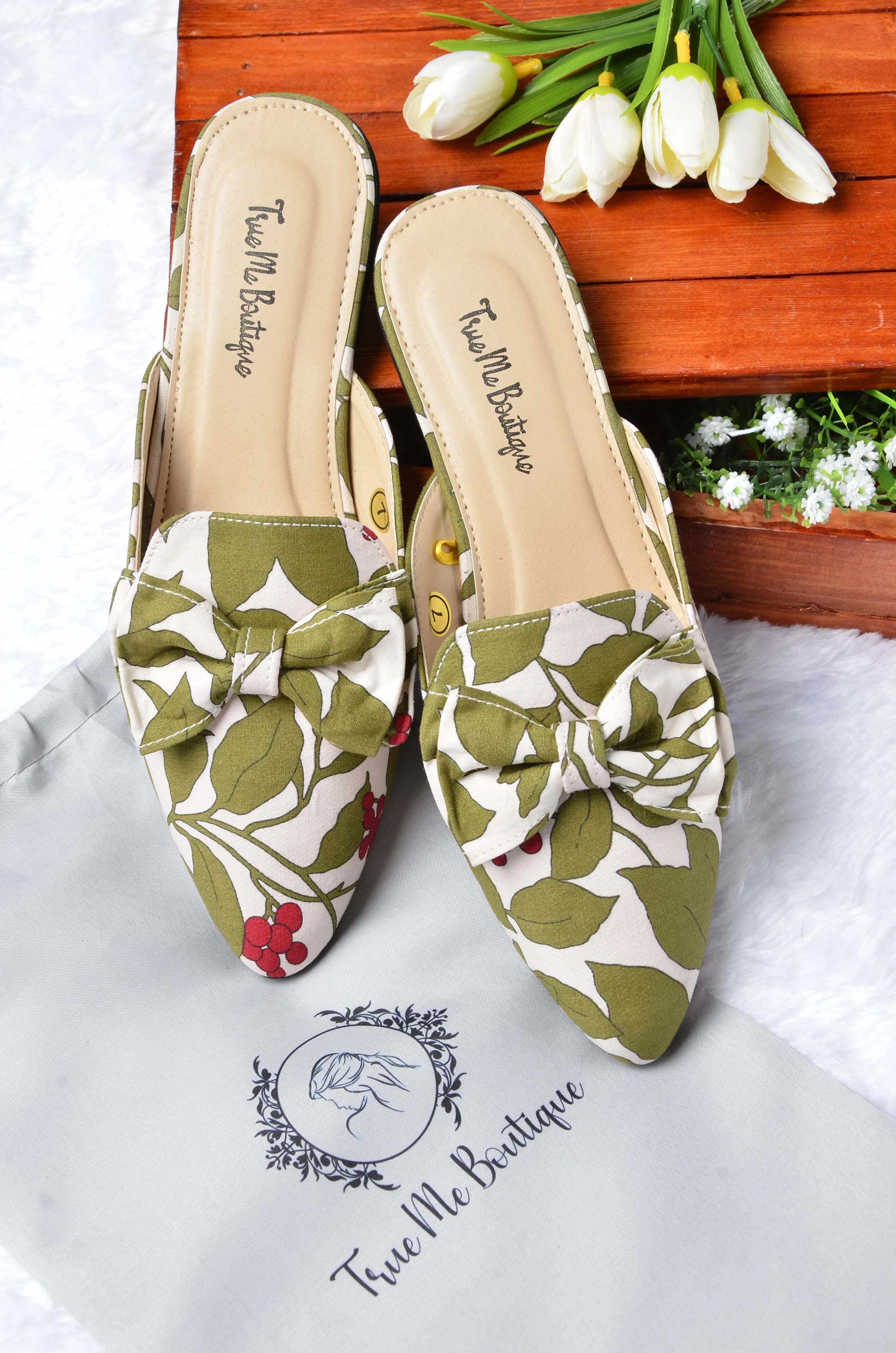 Flower Sandals with Tie