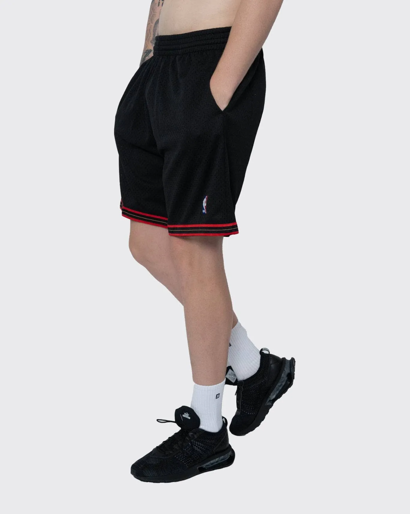 mitchell and ness sixers swingman shorts