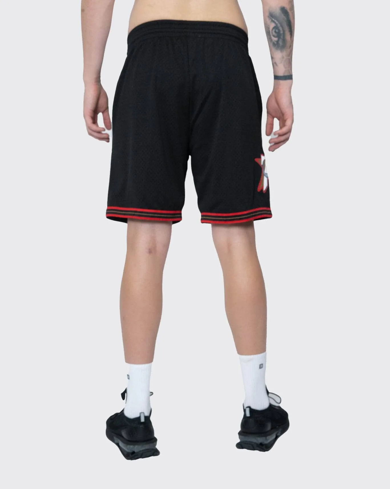 mitchell and ness sixers swingman shorts