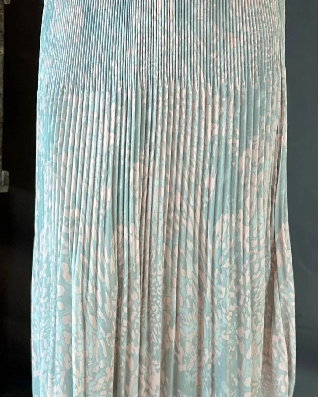 Long Pleated Abstract Print Skirt - Pale Sage/Pink